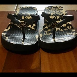 TORY BURCH FLOPS